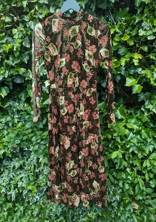 Elegant Dark Floral Midi Dress - Deep cutout back, bowknot tie-back